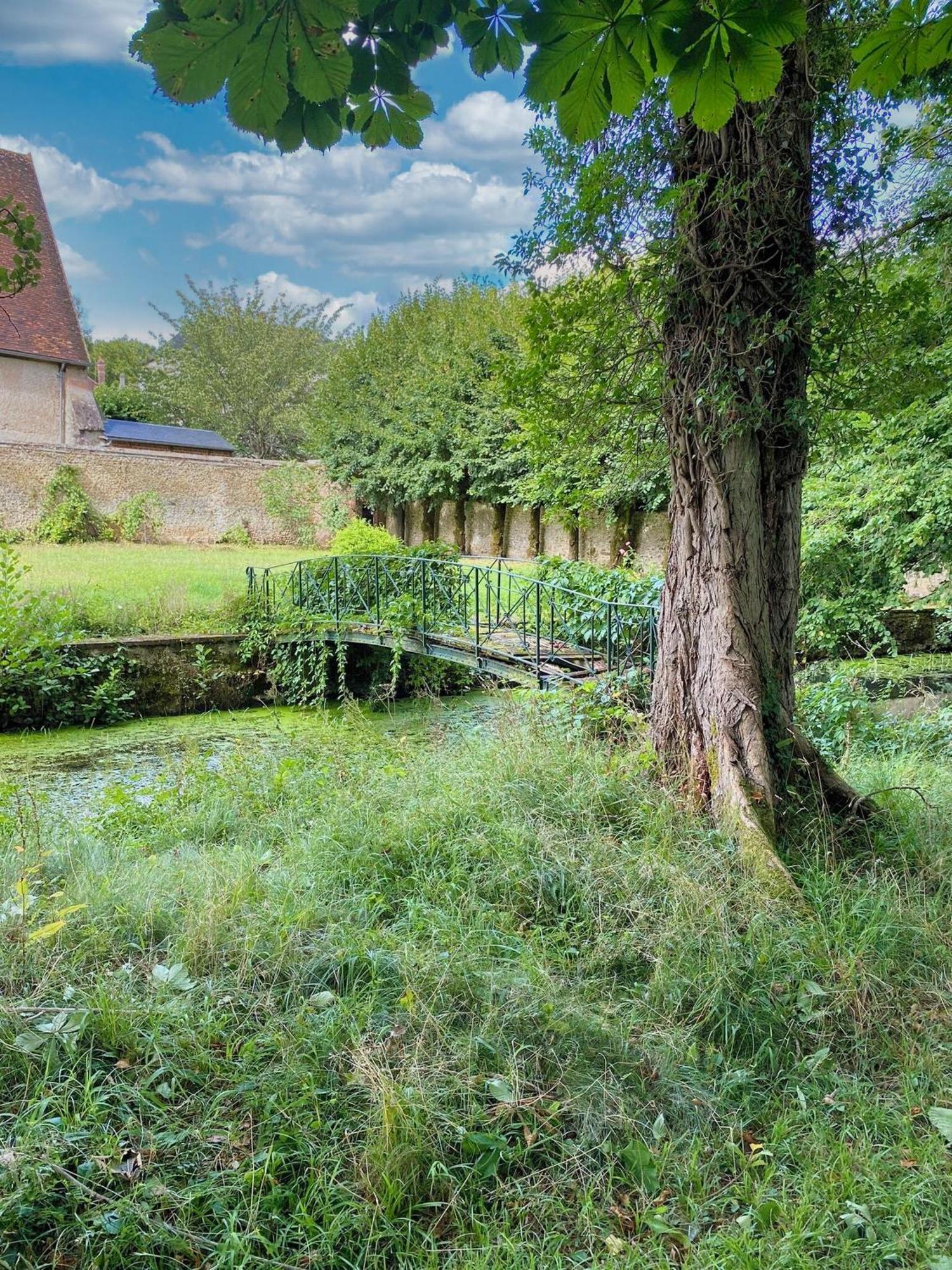 Le Chateau Du *